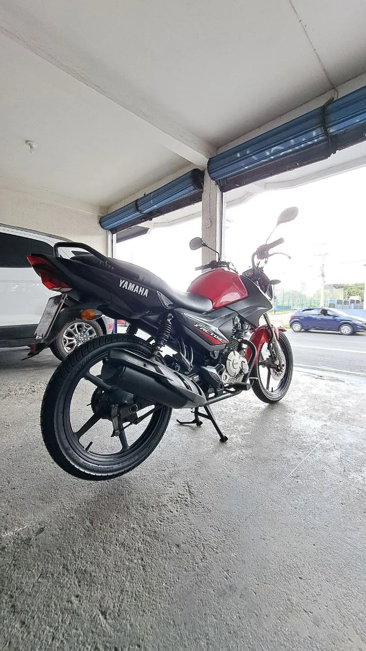 YAMAHA YBR 125 FACTOR ED TRASEIRA DIREITA